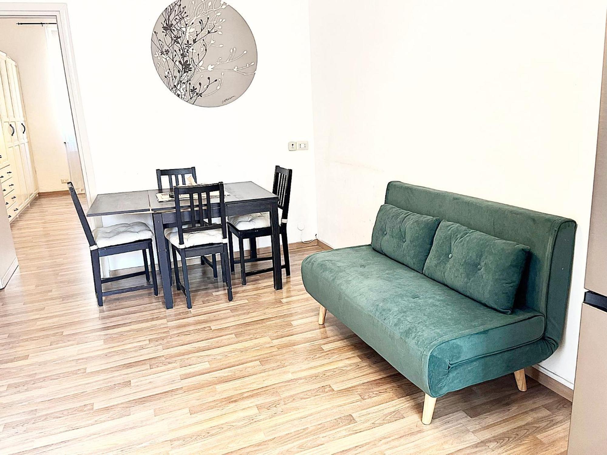 Tirso 9 - Con Posto Auto, Milan